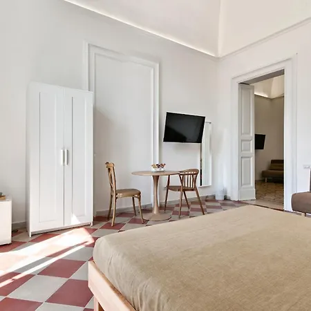 Liberty بيت ضيافة ليتشي